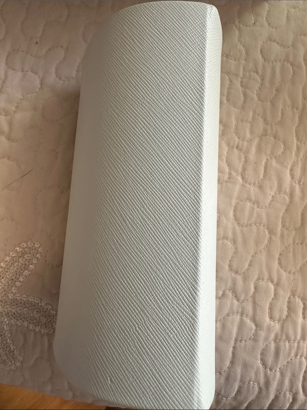 Michael Kors White Saffiano sunglasses case. - Picture 3 of 3